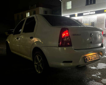 Белый Рено Логан, объемом двигателя 1.4 л и пробегом 100 тыс. км за 2800 $, фото 4 на Automoto.ua