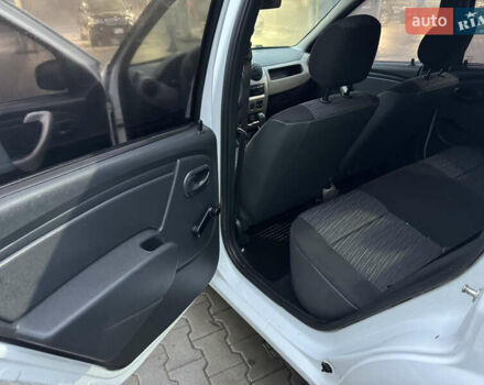 Белый Рено Логан, объемом двигателя 1.4 л и пробегом 108 тыс. км за 4300 $, фото 11 на Automoto.ua