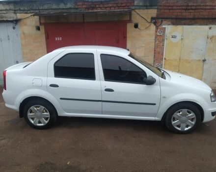 Белый Рено Логан, объемом двигателя 1.5 л и пробегом 130 тыс. км за 5000 $, фото 1 на Automoto.ua