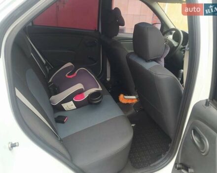 Белый Рено Логан, объемом двигателя 1.5 л и пробегом 130 тыс. км за 5000 $, фото 7 на Automoto.ua