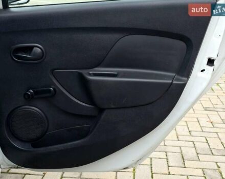 Рено Логан 2013 у Харкові на Automoto.ua Білий Рено Логан, об'ємом двигуна 1.15 л та пробігом 140 тис. км за 4399 $, фото 16 на Automoto.ua