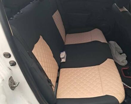 Белый Рено Логан, объемом двигателя 1.2 л и пробегом 300 тыс. км за 5000 $, фото 4 на Automoto.ua