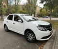 Рено Логан 2013 в Николаеве на Automoto.ua Белый Рено Логан, объемом двигателя 1.1 л и пробегом 410 тыс. км за 4300 $, фото 3 на Automoto.ua
