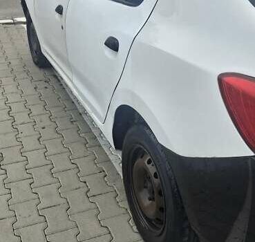 Белый Рено Логан, объемом двигателя 1.2 л и пробегом 450 тыс. км за 3000 $, фото 6 на Automoto.ua