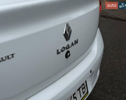 Белый Рено Логан, объемом двигателя 1.15 л и пробегом 324 тыс. км за 2999 $, фото 24 на Automoto.ua