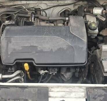 Белый Рено Логан, объемом двигателя 1.2 л и пробегом 450 тыс. км за 3000 $, фото 3 на Automoto.ua