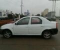 Белый Рено Логан, объемом двигателя 1.4 л и пробегом 250 тыс. км за 3100 $, фото 2 на Automoto.ua