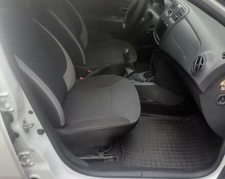 Білий Рено Логан, об'ємом двигуна 1.46 л та пробігом 230 тис. км за 4900 $, фото 2 на Automoto.ua