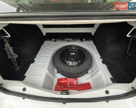 Білий Рено Логан, об'ємом двигуна 1.46 л та пробігом 78 тис. км за 7000 $, фото 2 на Automoto.ua