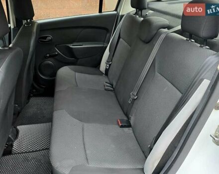 Білий Рено Логан, об'ємом двигуна 1.15 л та пробігом 140 тис. км за 4400 $, фото 15 на Automoto.ua