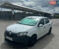 Белый Рено Логан, объемом двигателя 1.15 л и пробегом 300 тыс. км за 2500 $, фото 1 на Automoto.ua