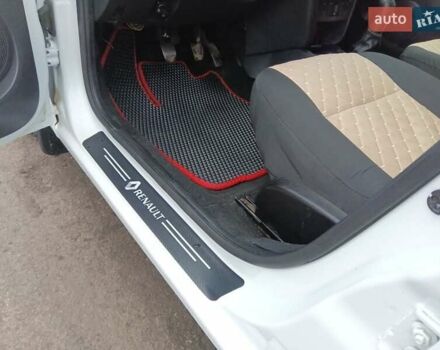 Белый Рено Логан, объемом двигателя 1.15 л и пробегом 220 тыс. км за 5300 $, фото 11 на Automoto.ua