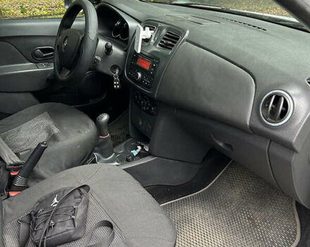 Білий Рено Логан, об'ємом двигуна 1.15 л та пробігом 353 тис. км за 3600 $, фото 18 на Automoto.ua