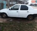 Белый Рено Логан, объемом двигателя 1.39 л и пробегом 500 тыс. км за 2499 $, фото 2 на Automoto.ua