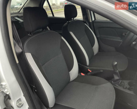 Білий Рено Логан, об'ємом двигуна 1.46 л та пробігом 230 тис. км за 4950 $, фото 6 на Automoto.ua