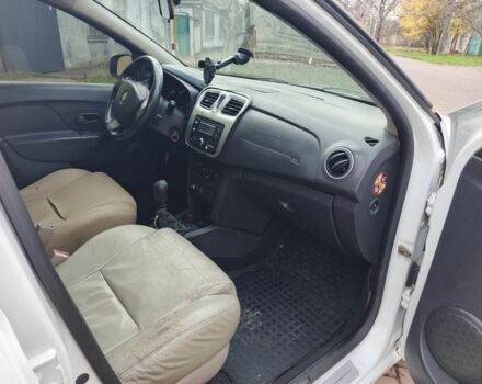 Білий Рено Логан, об'ємом двигуна 1.1 л та пробігом 220 тис. км за 3900 $, фото 4 на Automoto.ua