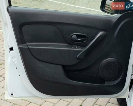 Білий Рено Логан, об'ємом двигуна 1.15 л та пробігом 140 тис. км за 4400 $, фото 12 на Automoto.ua