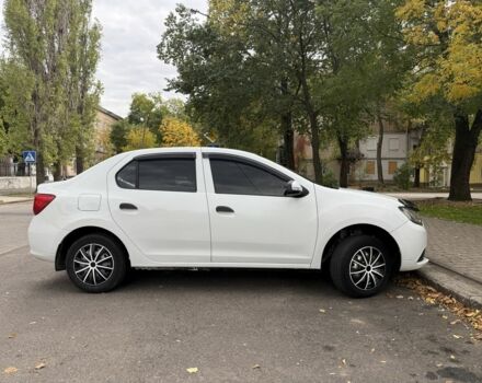 Рено Логан 2013 в Николаеве на Automoto.ua Белый Рено Логан, объемом двигателя 1.1 л и пробегом 410 тыс. км за 4300 $, фото 4 на Automoto.ua