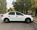Рено Логан 2013 в Николаеве на Automoto.ua Белый Рено Логан, объемом двигателя 1.1 л и пробегом 410 тыс. км за 4300 $, фото 4 на Automoto.ua