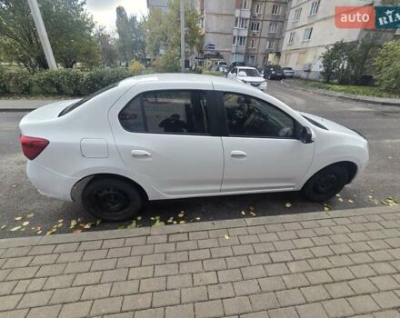 Рено Логан 2013 у Харкові на Automoto.ua Білий Рено Логан, об'ємом двигуна 1.2 л та пробігом 300 тис. км за 3750 $, фото 3 на Automoto.ua