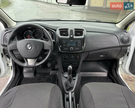 Білий Рено Логан, об'ємом двигуна 1.2 л та пробігом 277 тис. км за 4500 $, фото 12 на Automoto.ua