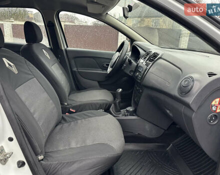 Білий Рено Логан, об'ємом двигуна 1.2 л та пробігом 277 тис. км за 4500 $, фото 11 на Automoto.ua