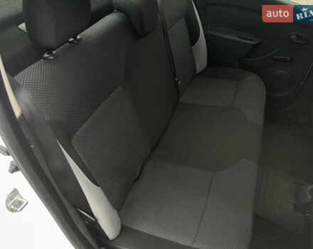 Білий Рено Логан, об'ємом двигуна 1.46 л та пробігом 230 тис. км за 4950 $, фото 7 на Automoto.ua