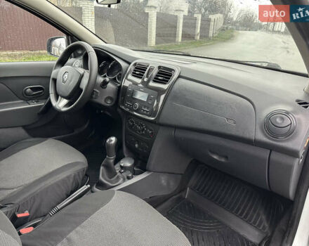 Білий Рено Логан, об'ємом двигуна 1.2 л та пробігом 277 тис. км за 4500 $, фото 10 на Automoto.ua