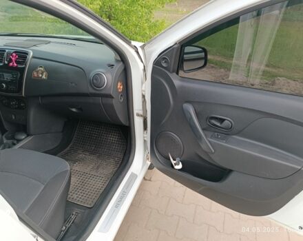 Белый Рено Логан, объемом двигателя 1.1 л и пробегом 198 тыс. км за 4500 $, фото 4 на Automoto.ua