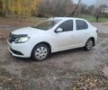 Белый Рено Логан, объемом двигателя 1.1 л и пробегом 300 тыс. км за 5500 $, фото 1 на Automoto.ua