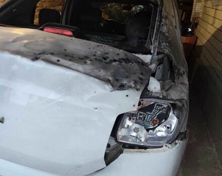 Білий Рено Логан, об'ємом двигуна 1.2 л та пробігом 1000 тис. км за 1600 $, фото 4 на Automoto.ua