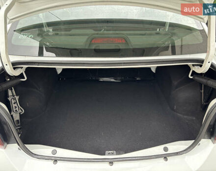 Білий Рено Логан, об'ємом двигуна 1.46 л та пробігом 78 тис. км за 7000 $, фото 3 на Automoto.ua