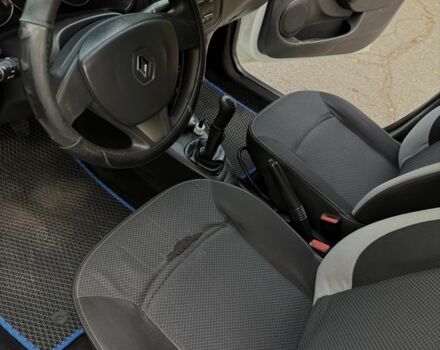 Рено Логан 2013 в Николаеве на Automoto.ua Белый Рено Логан, объемом двигателя 1.1 л и пробегом 410 тыс. км за 4300 $, фото 6 на Automoto.ua