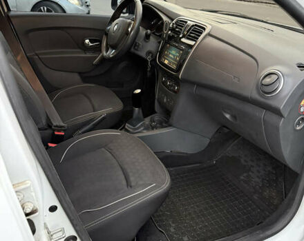 Білий Рено Логан, об'ємом двигуна 1.15 л та пробігом 187 тис. км за 5000 $, фото 2 на Automoto.ua