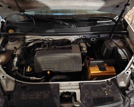 Білий Рено Логан, об'ємом двигуна 1.2 л та пробігом 1000 тис. км за 1600 $, фото 3 на Automoto.ua