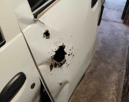 Білий Рено Логан, об'ємом двигуна 1.2 л та пробігом 1000 тис. км за 1600 $, фото 5 на Automoto.ua