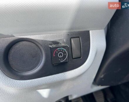 Рено Логан 2014 в Киеве на Automoto.ua Белый Рено Логан, объемом двигателя 1.15 л и пробегом 70 тыс. км за 5590 $, фото 18 на Automoto.ua
