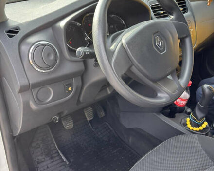 Белый Рено Логан, объемом двигателя 1.2 л и пробегом 180 тыс. км за 5800 $, фото 9 на Automoto.ua
