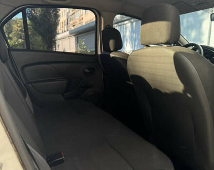 Белый Рено Логан, объемом двигателя 1.15 л и пробегом 160 тыс. км за 4800 $, фото 12 на Automoto.ua