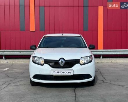 Рено Логан 2014 в Киеве на Automoto.ua Белый Рено Логан, объемом двигателя 1.15 л и пробегом 70 тыс. км за 5590 $, фото 1 на Automoto.ua