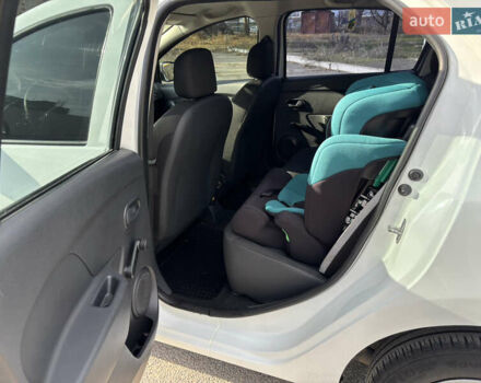 Белый Рено Логан, объемом двигателя 1.2 л и пробегом 180 тыс. км за 5800 $, фото 20 на Automoto.ua