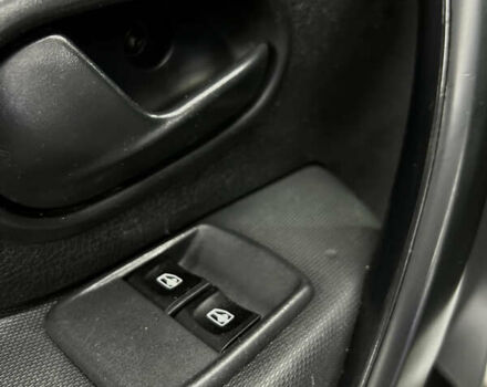 Білий Рено Логан, об'ємом двигуна 1.2 л та пробігом 197 тис. км за 5700 $, фото 31 на Automoto.ua