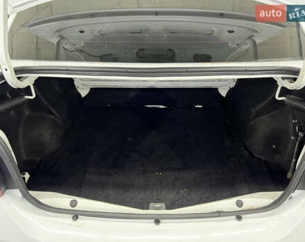 Білий Рено Логан, об'ємом двигуна 1.2 л та пробігом 197 тис. км за 5700 $, фото 41 на Automoto.ua