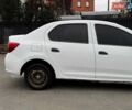 Белый Рено Логан, объемом двигателя 1.2 л и пробегом 390 тыс. км за 3690 $, фото 4 на Automoto.ua