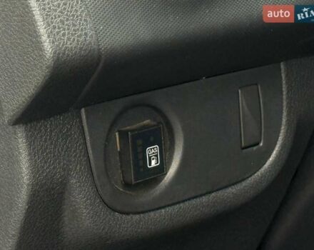 Белый Рено Логан, объемом двигателя 1.2 л и пробегом 305 тыс. км за 3650 $, фото 13 на Automoto.ua