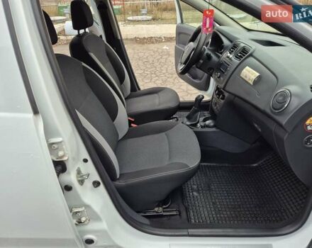 Белый Рено Логан, объемом двигателя 1.15 л и пробегом 114 тыс. км за 6500 $, фото 21 на Automoto.ua