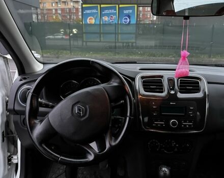 Белый Рено Логан, объемом двигателя 1.2 л и пробегом 247 тыс. км за 4200 $, фото 5 на Automoto.ua