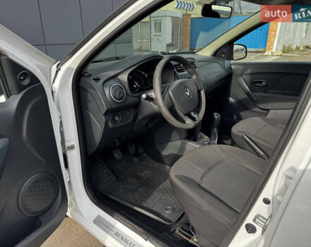 Рено Логан 2016 в Киеве на Automoto.ua Белый Рено Логан, объемом двигателя 1.2 л и пробегом 170 тыс. км за 3600 $, фото 6 на Automoto.ua