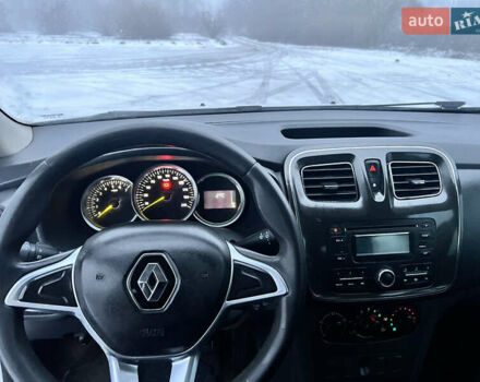 Білий Рено Логан, об'ємом двигуна 1.2 л та пробігом 320 тис. км за 4500 $, фото 15 на Automoto.ua