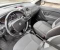 Білий Рено Логан, об'ємом двигуна 1.2 л та пробігом 200 тис. км за 3999 $, фото 6 на Automoto.ua